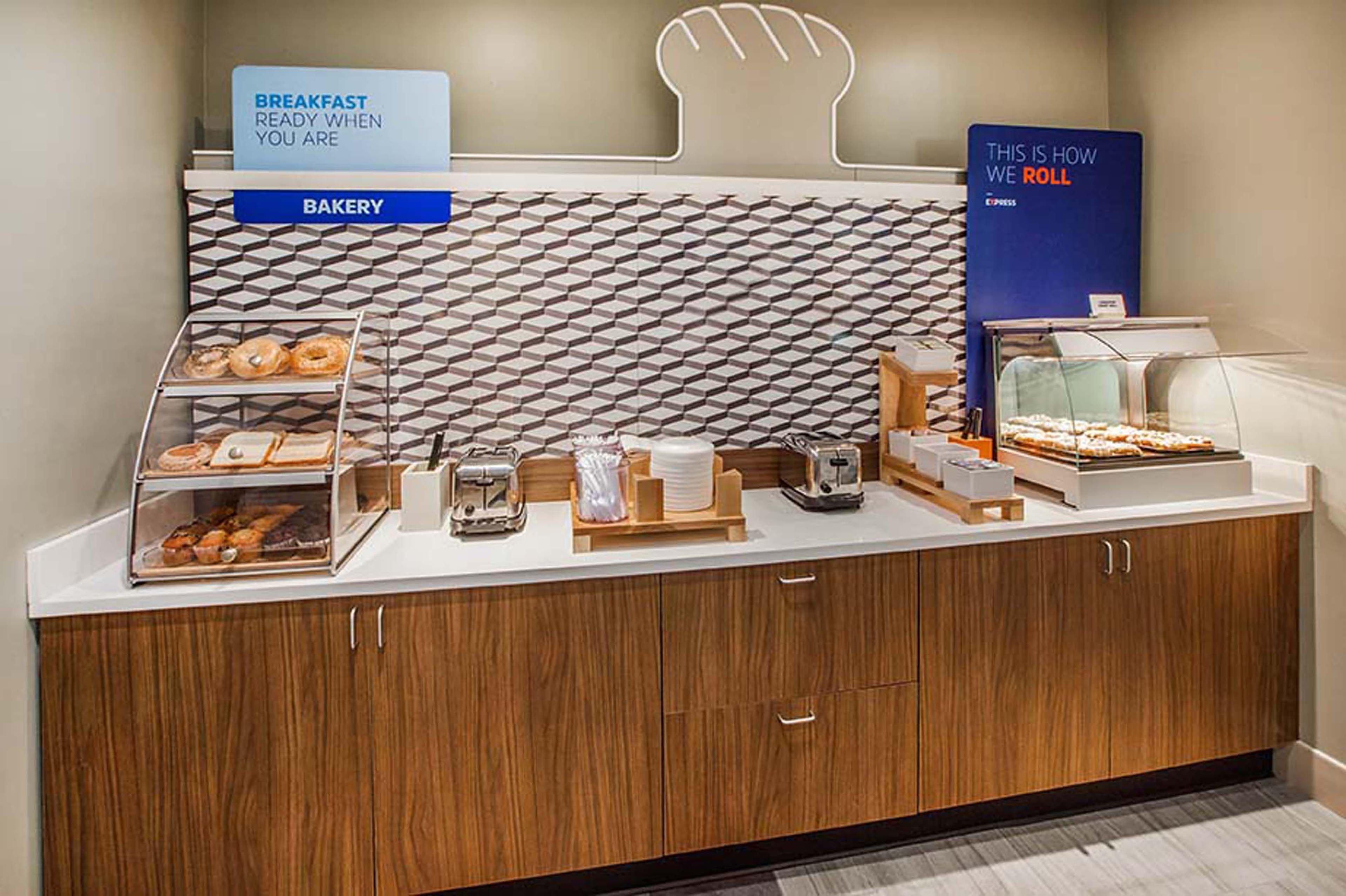 Holiday Inn Express Hotel & Suites St. Charles By Ihg Saint Charles Exterior foto