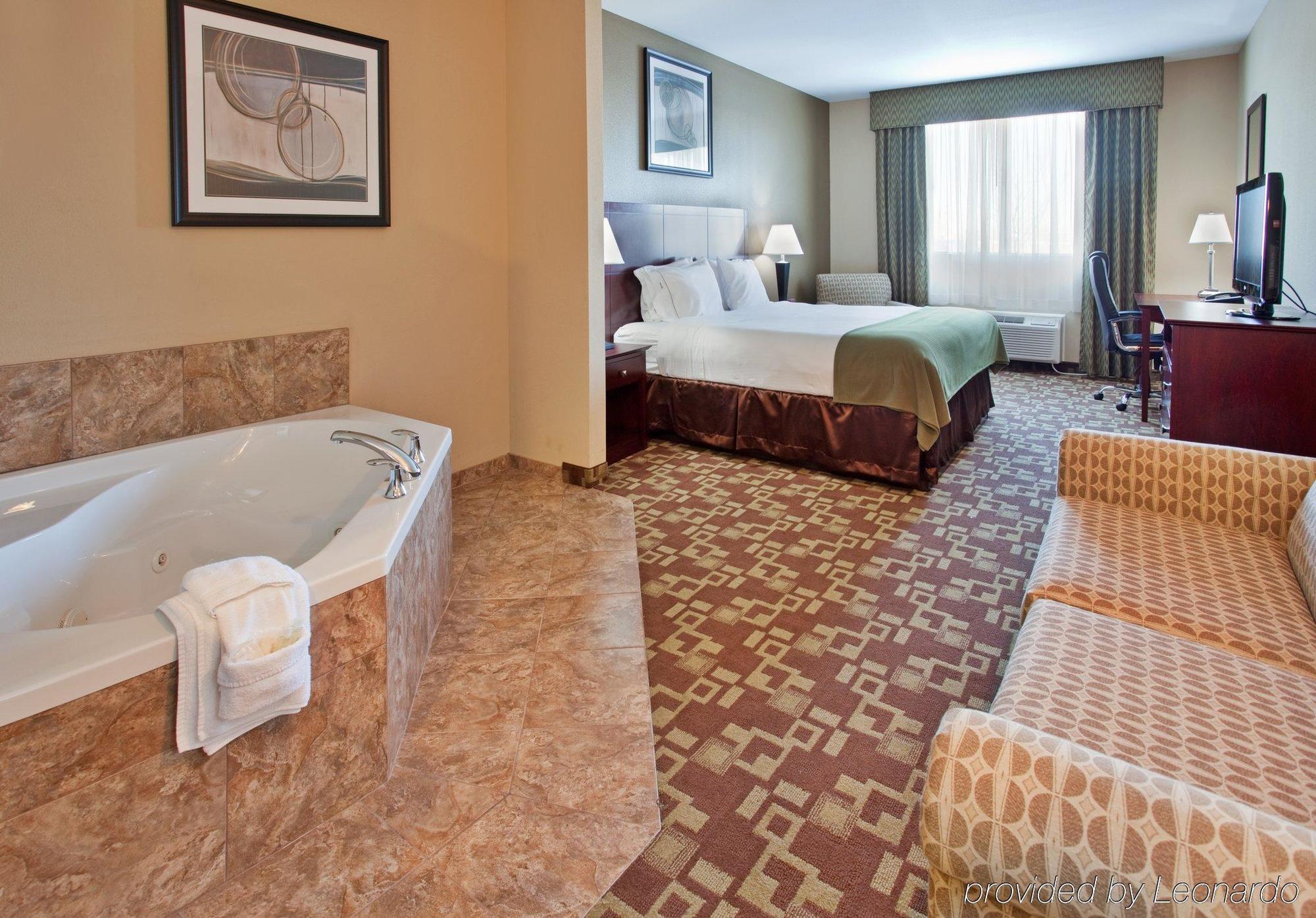 Holiday Inn Express Hotel & Suites St. Charles By Ihg Saint Charles Habitación foto